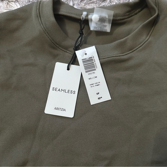 Aritzia willow shirt (no tags, they’ve been removed since photo taken) - Picture 3 of 3